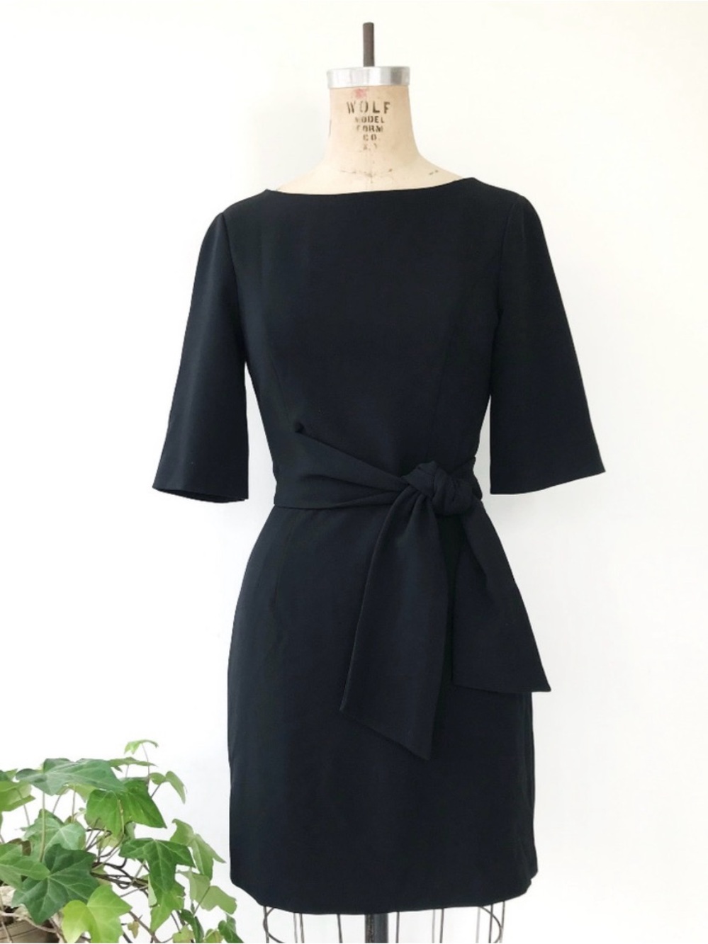 Alice + Olivia Virgil Boatneck dress